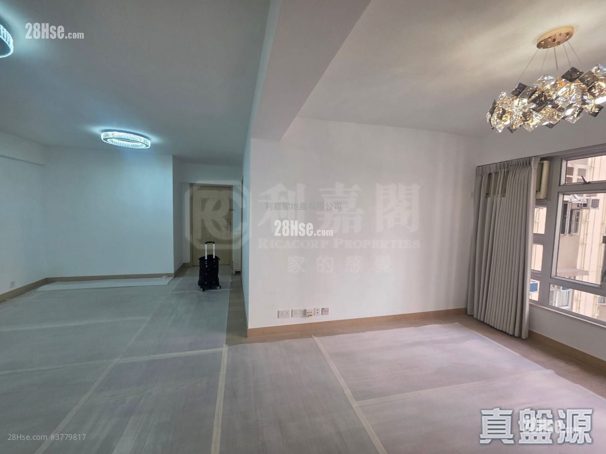 美孚新邨 售盘 3 房 , 2 浴室 946 平方尺