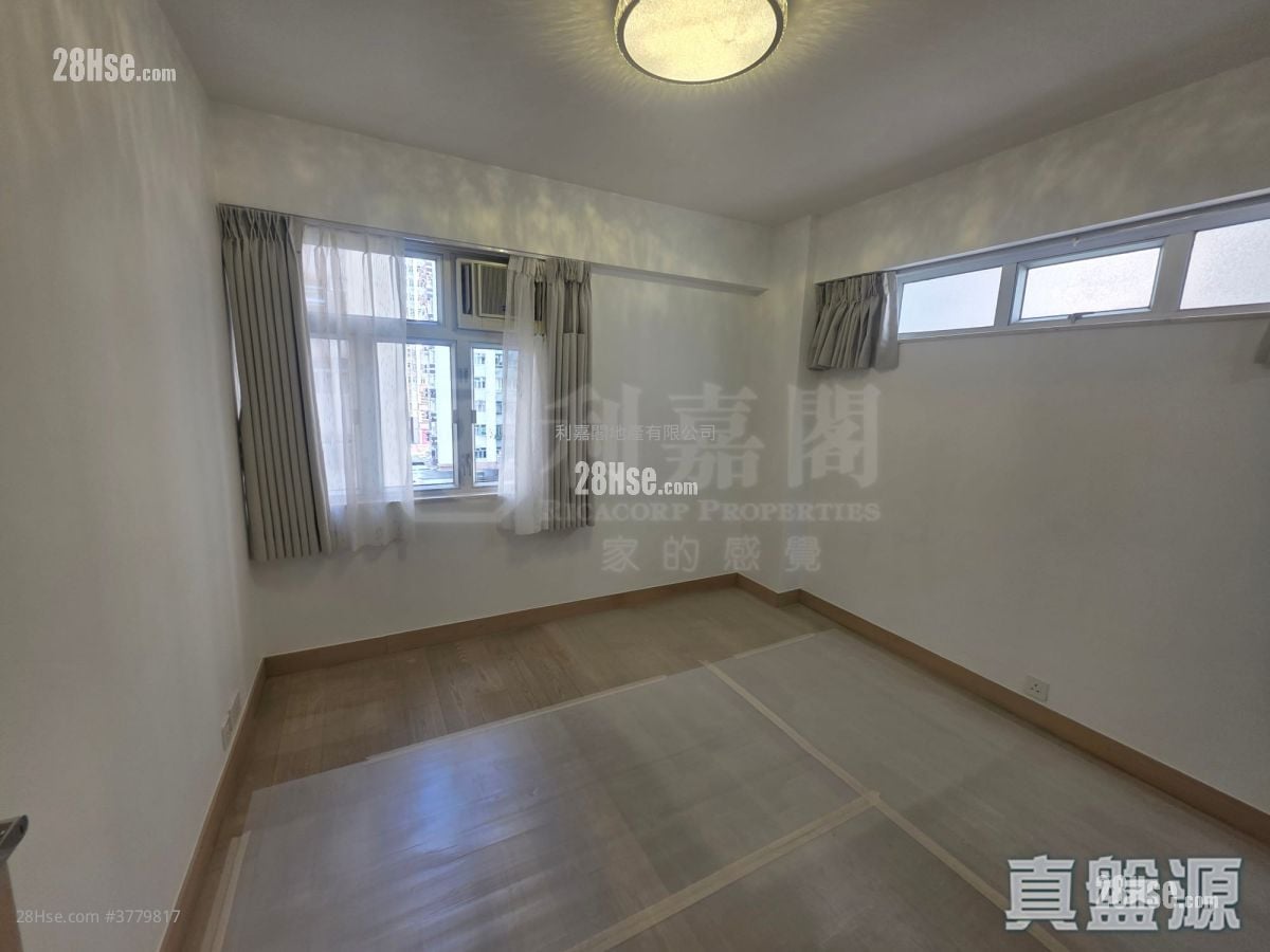 美孚新邨 售盘 3 房 , 2 浴室 946 平方尺