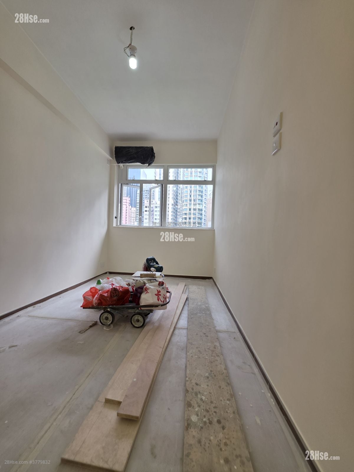 Hip Sang Building Rental 2 Bedrooms , 1 Bathroom 474 ft²