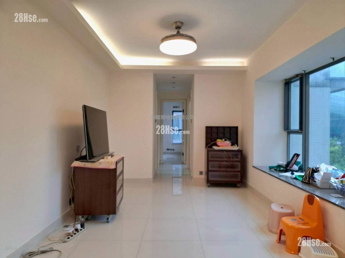 Seaview Crescent Rental 2 Bedrooms 508 ft²