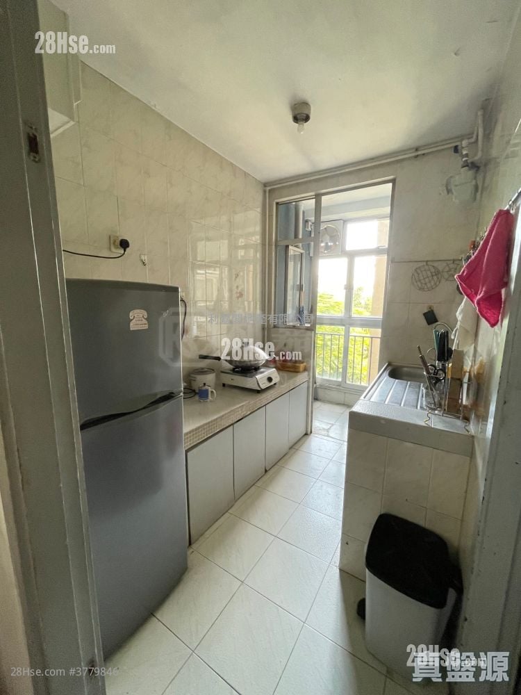 Mei Foo Sun Chuen Sell 3 Bedrooms , 2 Bathrooms 992 ft²