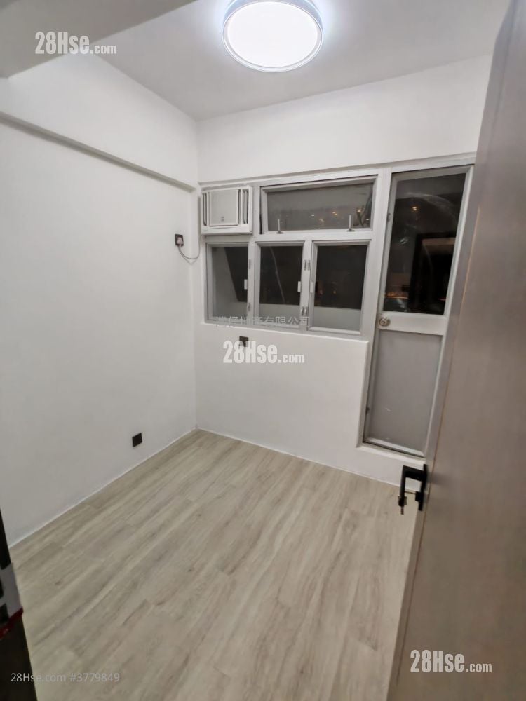 Po Ming Building Sell 2 Bedrooms , 1 Bathroom 326 ft²