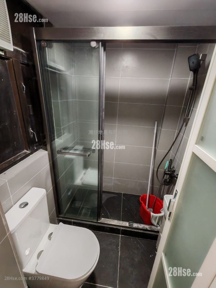 Po Ming Building Sell 2 Bedrooms , 1 Bathroom 326 ft²