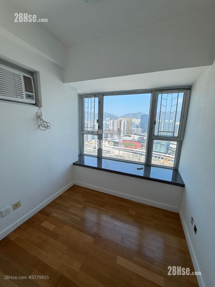 Grand Waterfront Rental 2 Bedrooms , 1 Bathroom 361 ft²