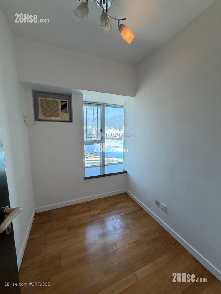 Grand Waterfront Rental 2 Bedrooms , 1 Bathroom 361 ft²