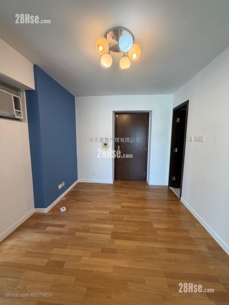 Grand Waterfront Rental 2 Bedrooms , 1 Bathroom 361 ft²