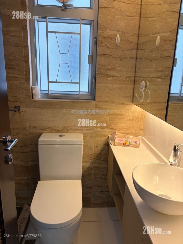 Grand Waterfront Rental 2 Bedrooms , 1 Bathroom 361 ft²