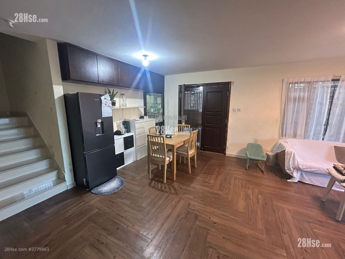 村屋 售盘 4 房 , 3 浴室