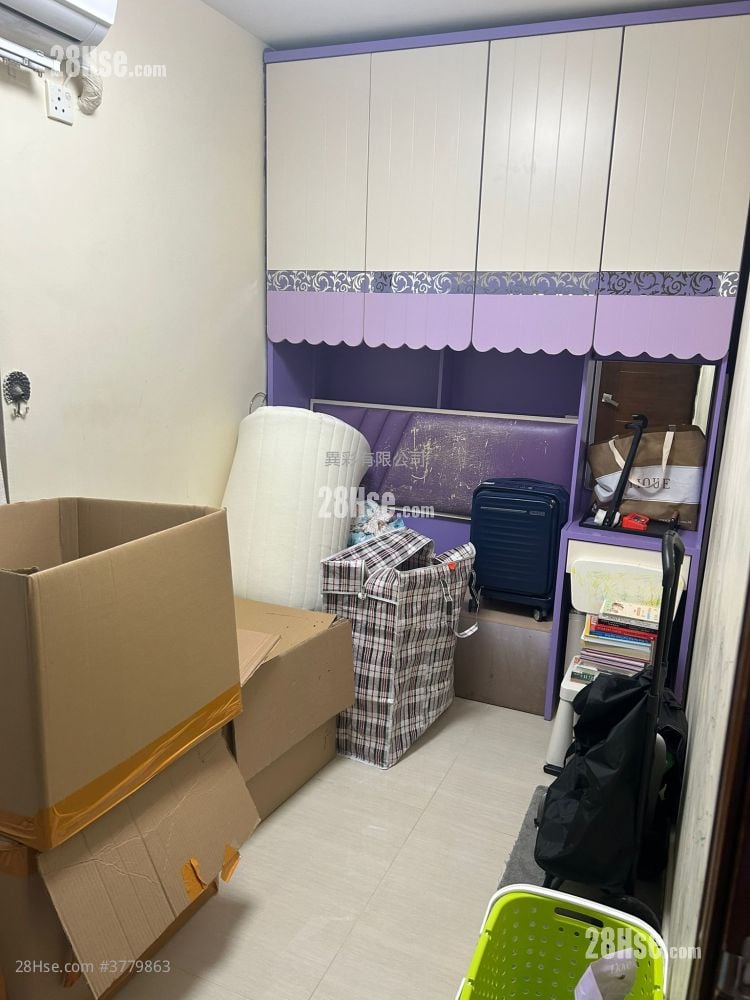 村屋 售盘 4 房 , 3 浴室