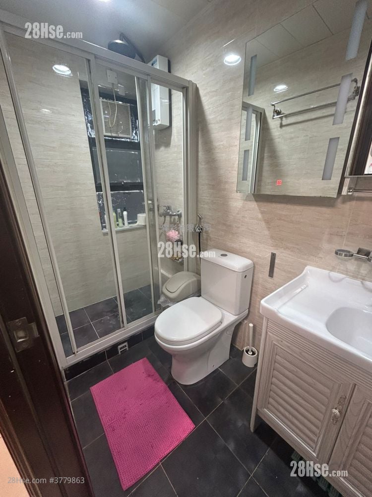 村屋 售盘 4 房 , 3 浴室