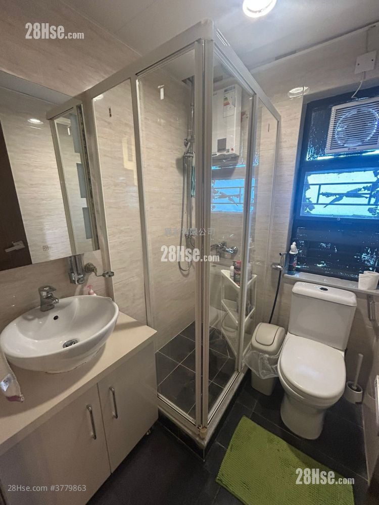 村屋 售盘 4 房 , 3 浴室