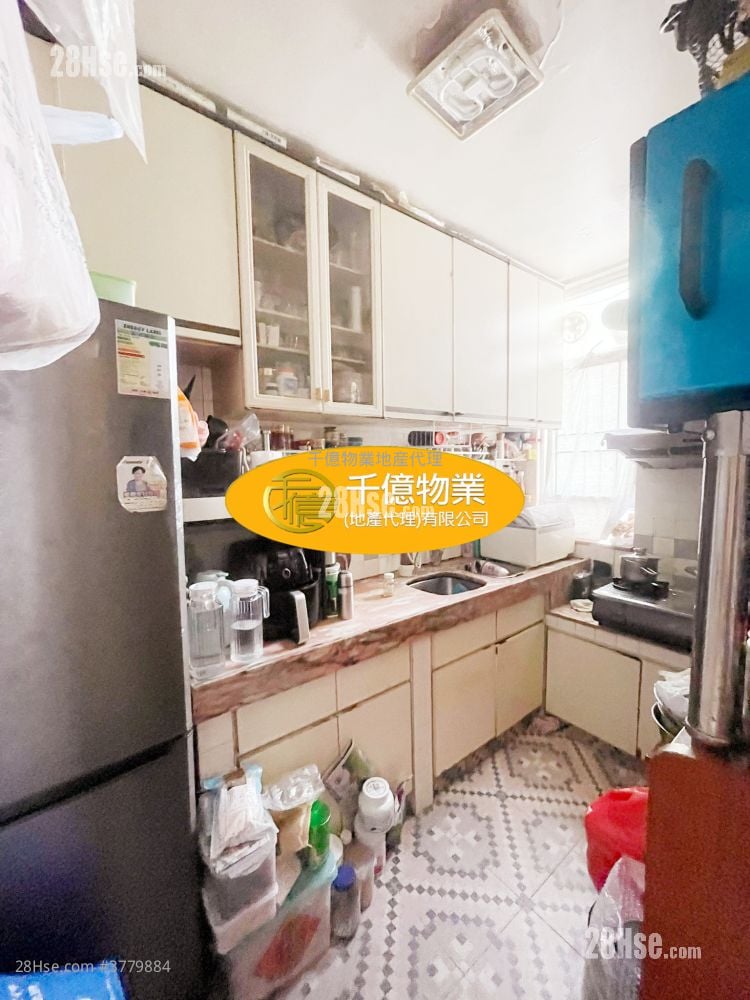 Po Hei Court Sell 3 Bedrooms , 2 Bathrooms 625 ft²