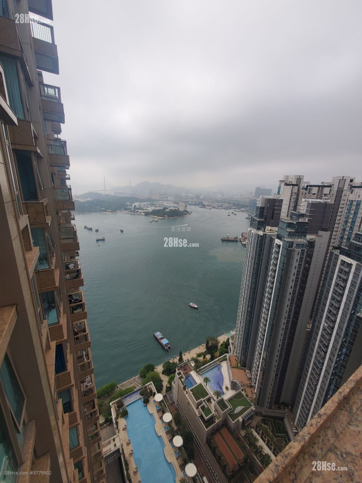 One Silversea Sell 3 Bedrooms , 2 Bathrooms 665 ft²