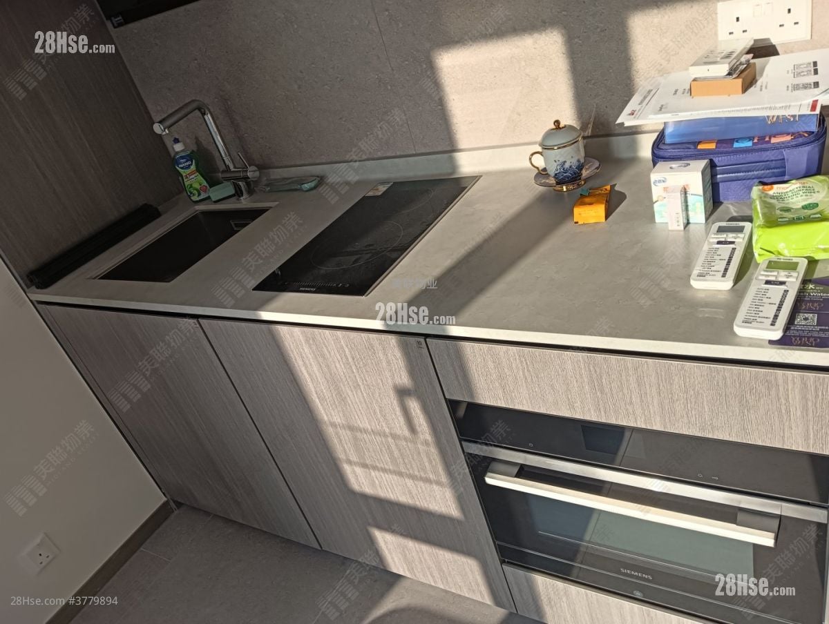 Yoho West Sell Studio , 1 Bathroom 266 ft²