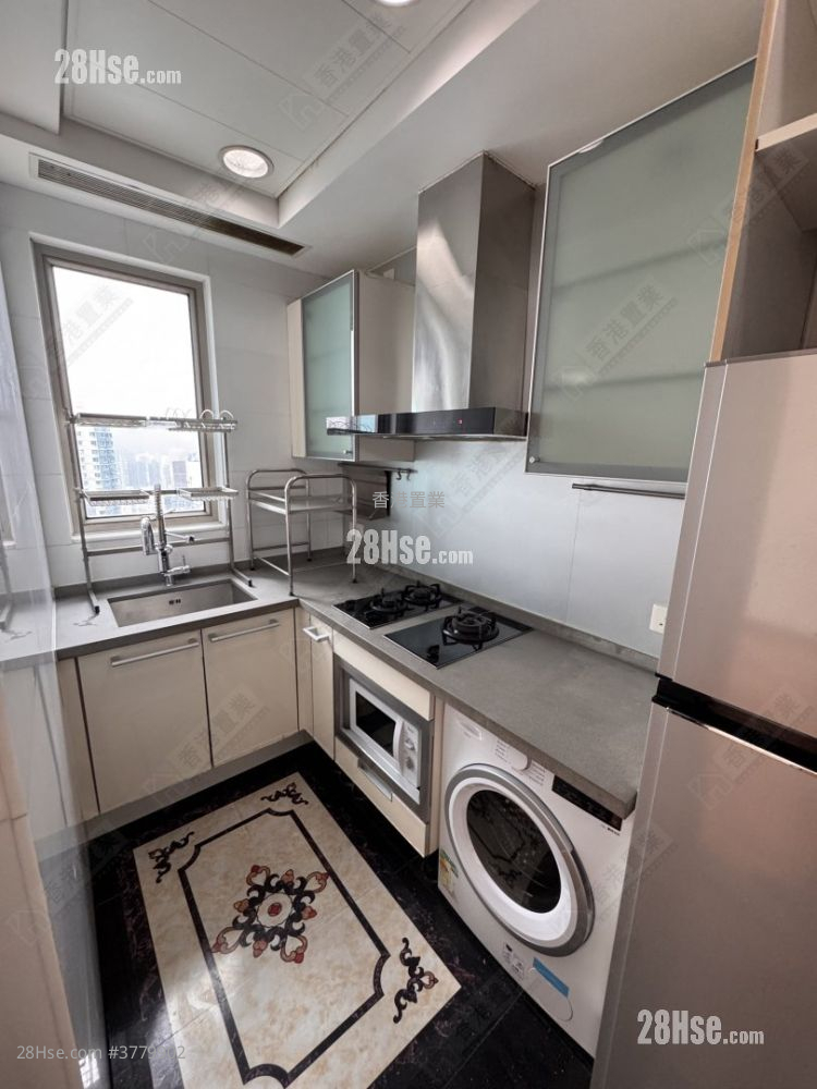 One Silversea Sell 3 Bedrooms , 2 Bathrooms 665 ft²