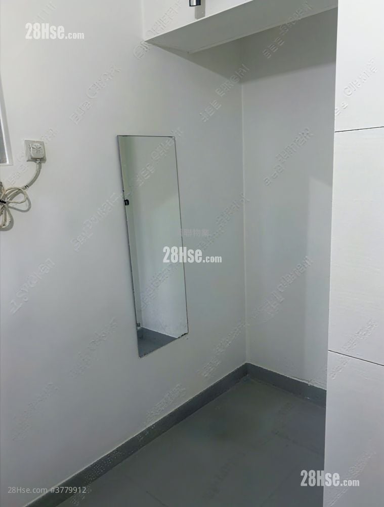 Tsuen King Garden Sell 2 Bedrooms 435 ft²