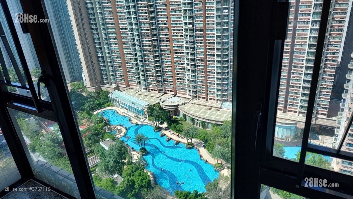 Nan Fung Plaza Sell 2 Bedrooms 447 ft²