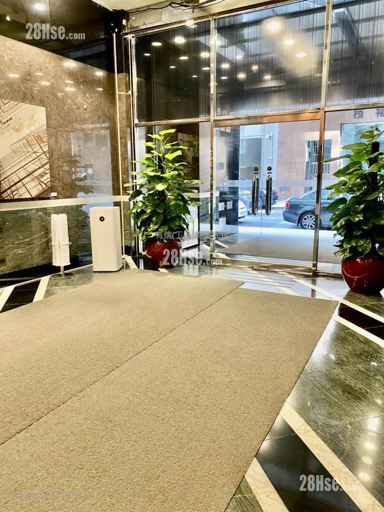 定丰中心 租盘 305 平方尺