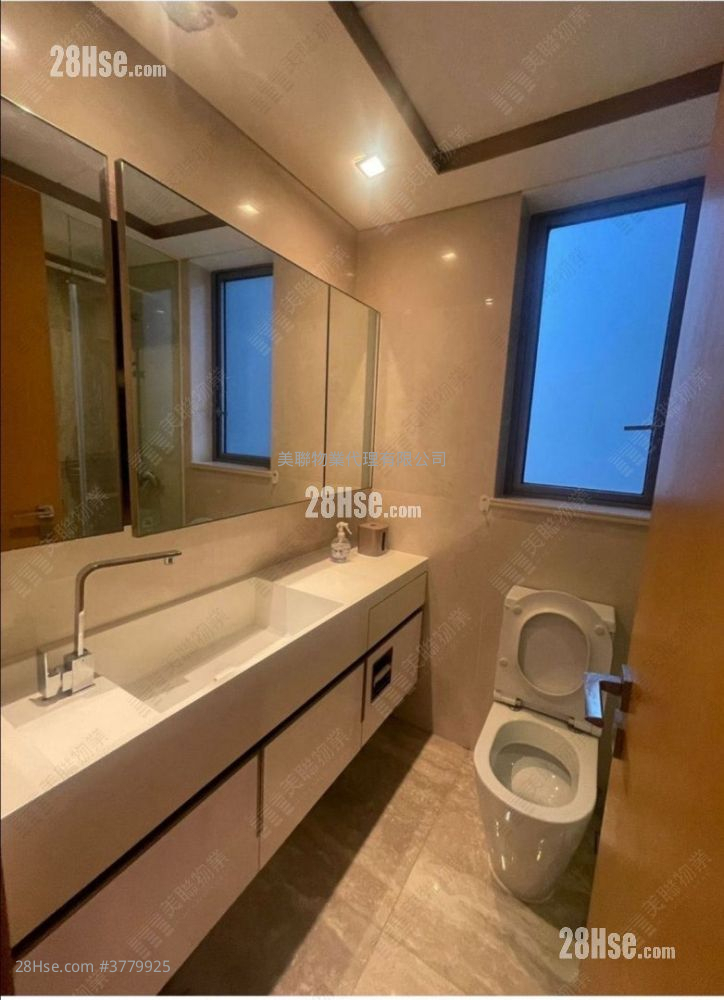 One Kai Tak(Ii) Sell 3 Bedrooms 799 ft²