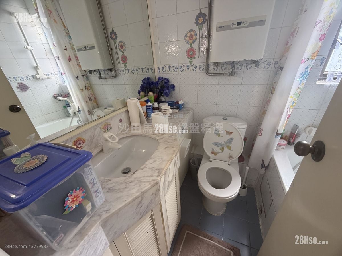 Parc Royale Sell 3 Bedrooms , 2 Bathrooms 942 ft²