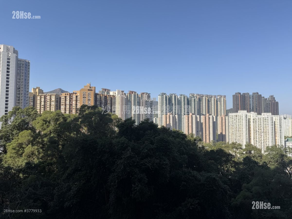 Parc Royale Sell 3 Bedrooms , 2 Bathrooms 942 ft²