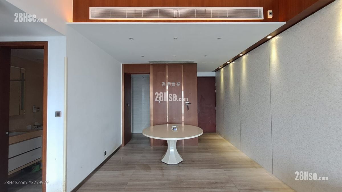 One Silversea Sell 3 Bedrooms , 2 Bathrooms 955 ft²