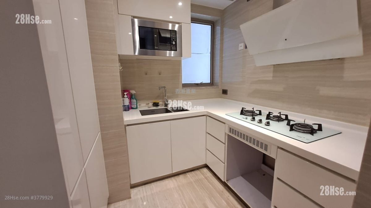 One Silversea Sell 3 Bedrooms , 2 Bathrooms 955 ft²