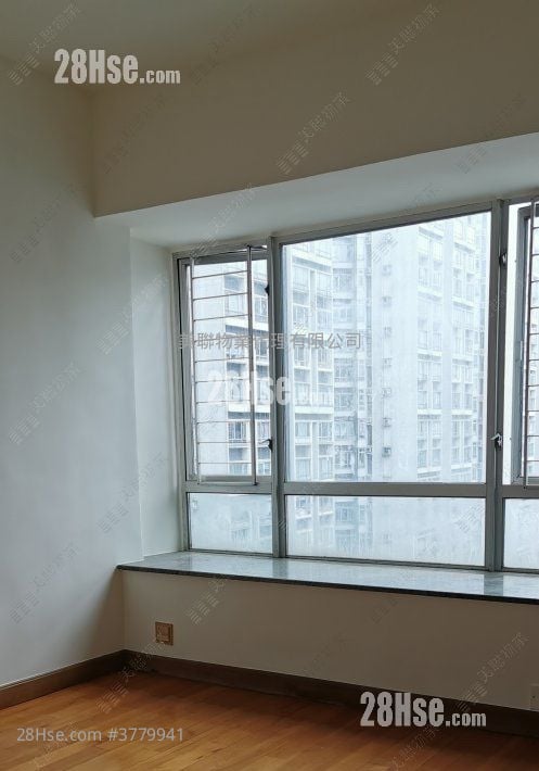 丽港城 售盘 3 房 687 平方尺