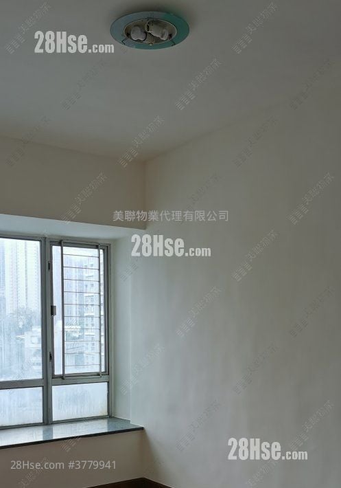 丽港城 售盘 3 房 687 平方尺