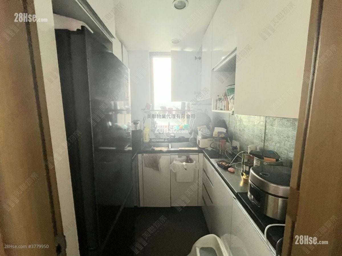 Ocean One Sell 2 Bedrooms 559 ft²