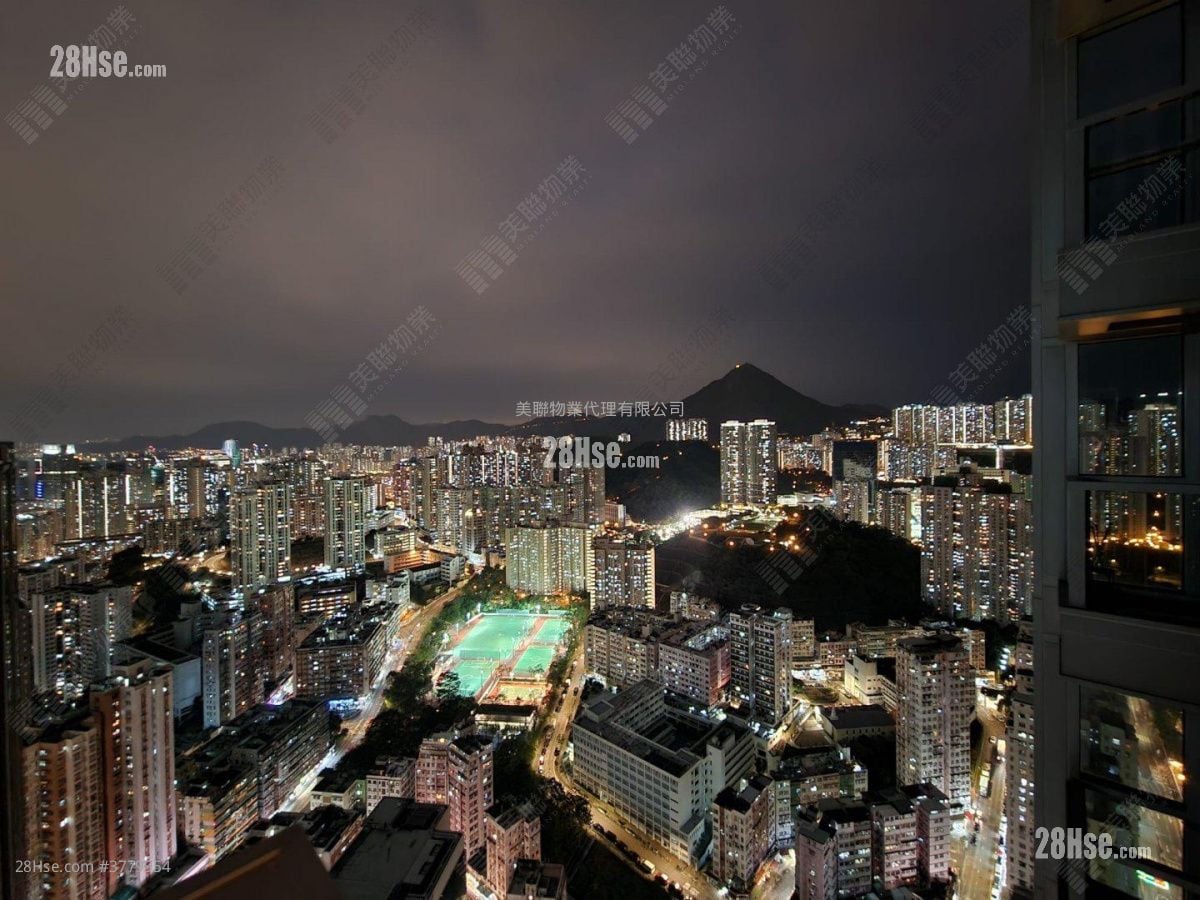 Grand Central Sell 3 Bedrooms 880 ft²