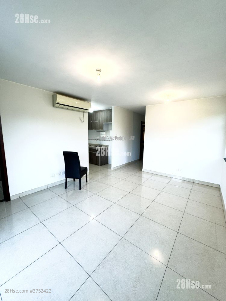 村屋 租盘 2 房 , 2 浴室