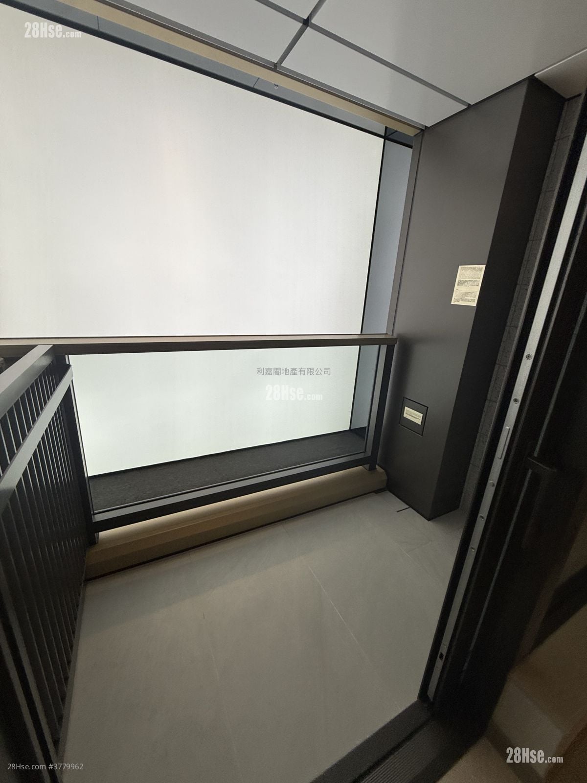 Park Seasons 售盘 1 房 327 平方尺