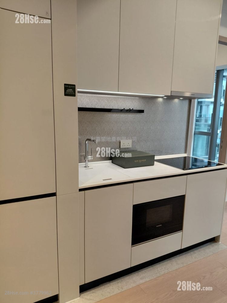 Park Seasons 售盘 1 房 327 平方尺