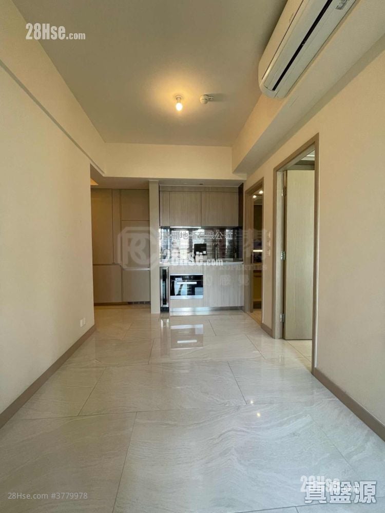 King's Hill Sell 1 Bedroom , 1 Bathroom 360 ft²