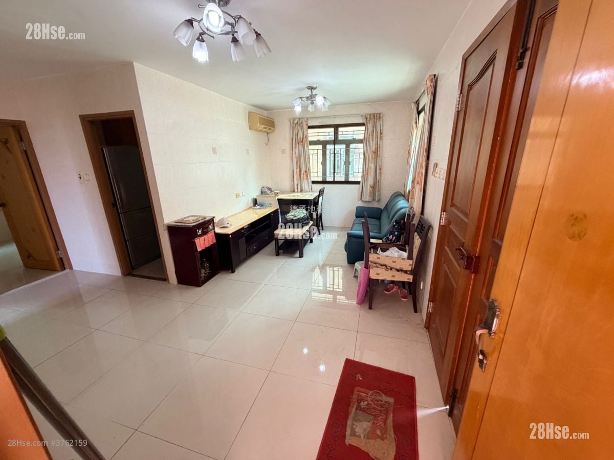 村屋 租盘 2 房 , 2 浴室