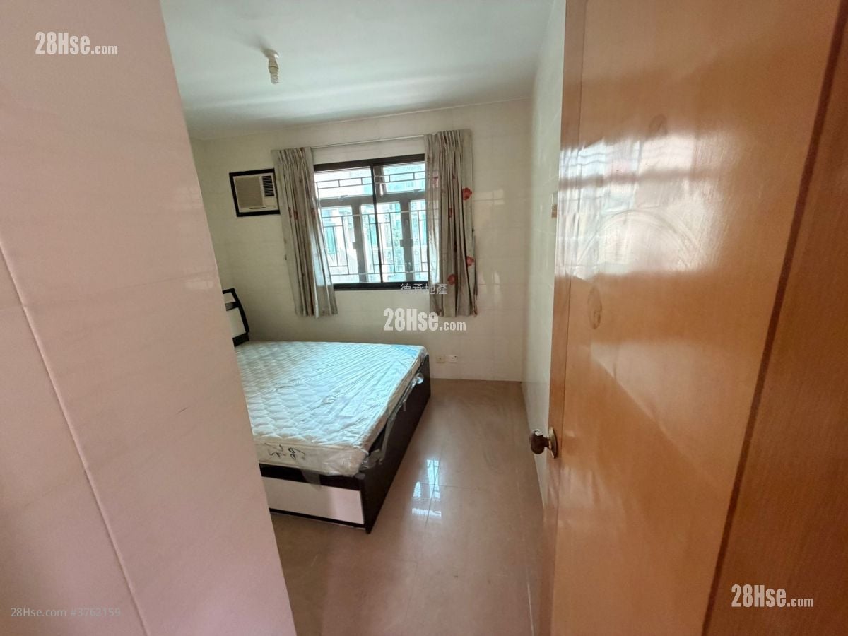 村屋 租盘 2 房 , 2 浴室