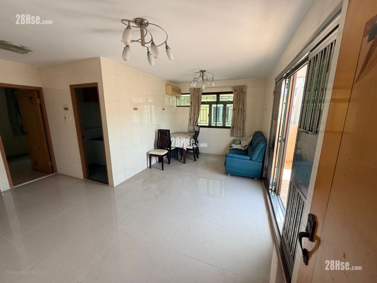 村屋 租盘 2 房 , 2 浴室