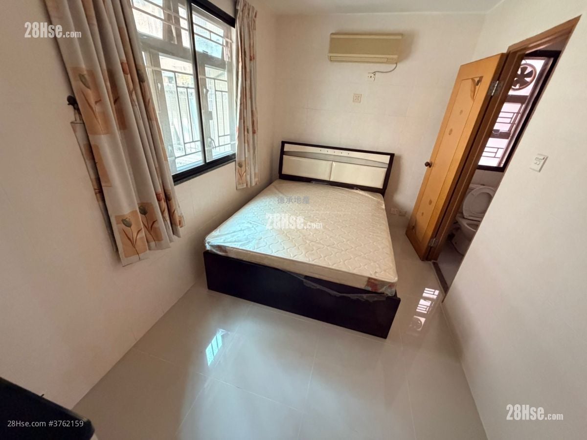 村屋 租盘 2 房 , 2 浴室