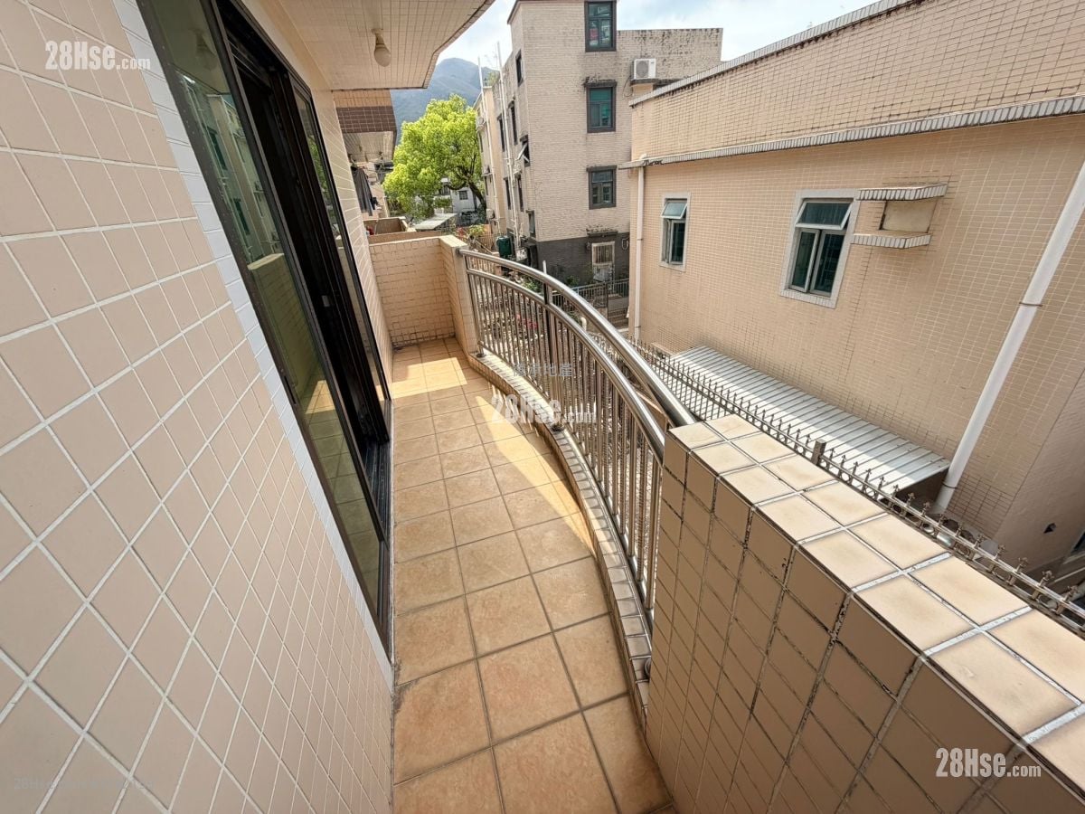 村屋 租盘 2 房 , 2 浴室