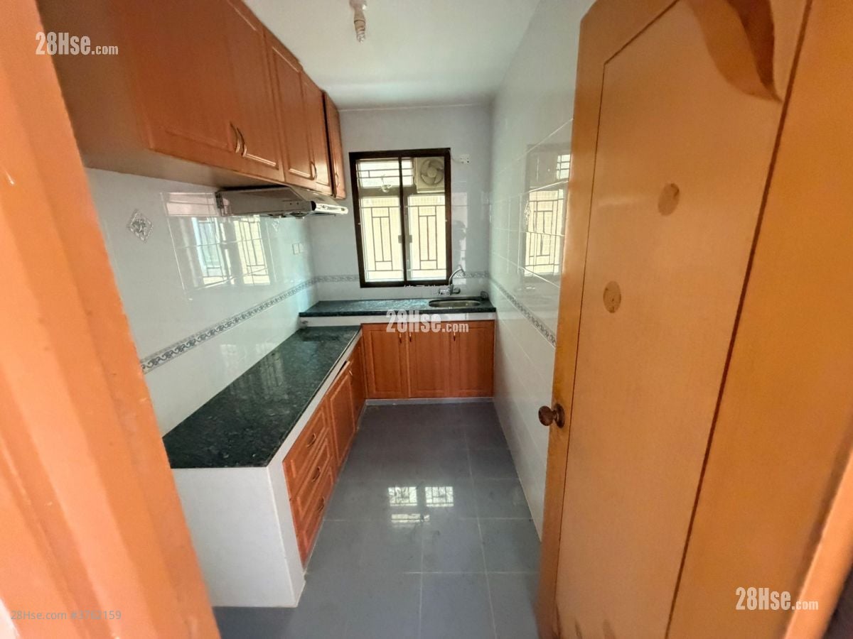 村屋 租盘 2 房 , 2 浴室