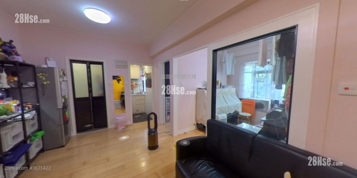 Pat Leung Building Sell 1 Bedroom , 1 Bathroom 366 ft²