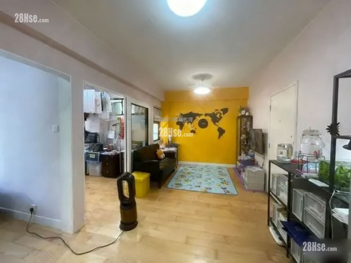 Pat Leung Building Sell 1 Bedroom , 1 Bathroom 366 ft²