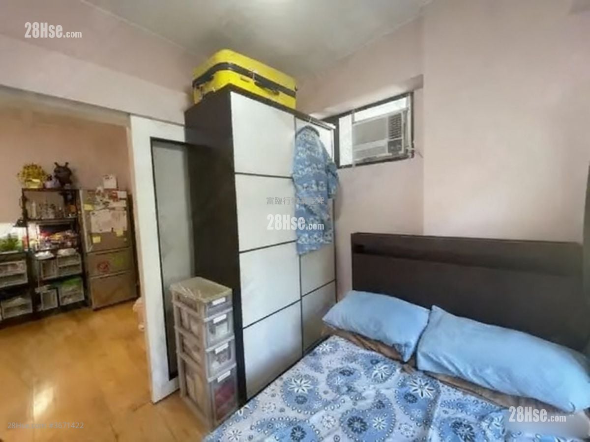 Pat Leung Building Sell 1 Bedroom , 1 Bathroom 366 ft²