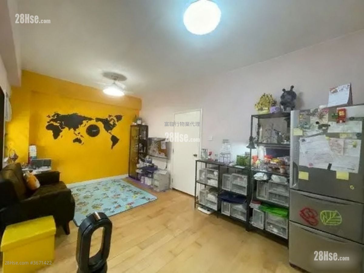 Pat Leung Building Sell 1 Bedroom , 1 Bathroom 366 ft²