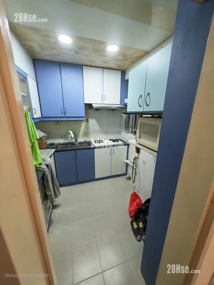 海滨花园 售盘 3 房 , 2 浴室 700 平方尺