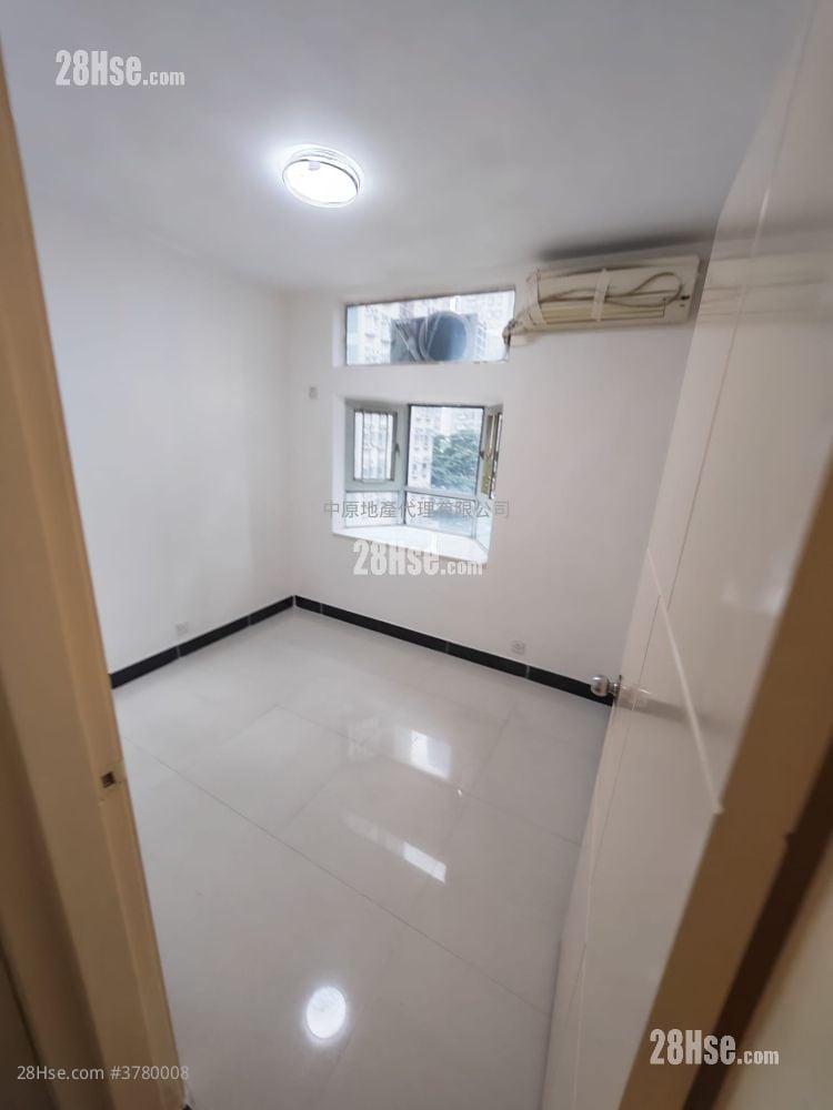 海滨花园 售盘 3 房 , 2 浴室 700 平方尺