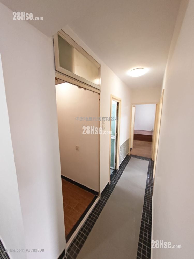 海滨花园 售盘 3 房 , 2 浴室 700 平方尺