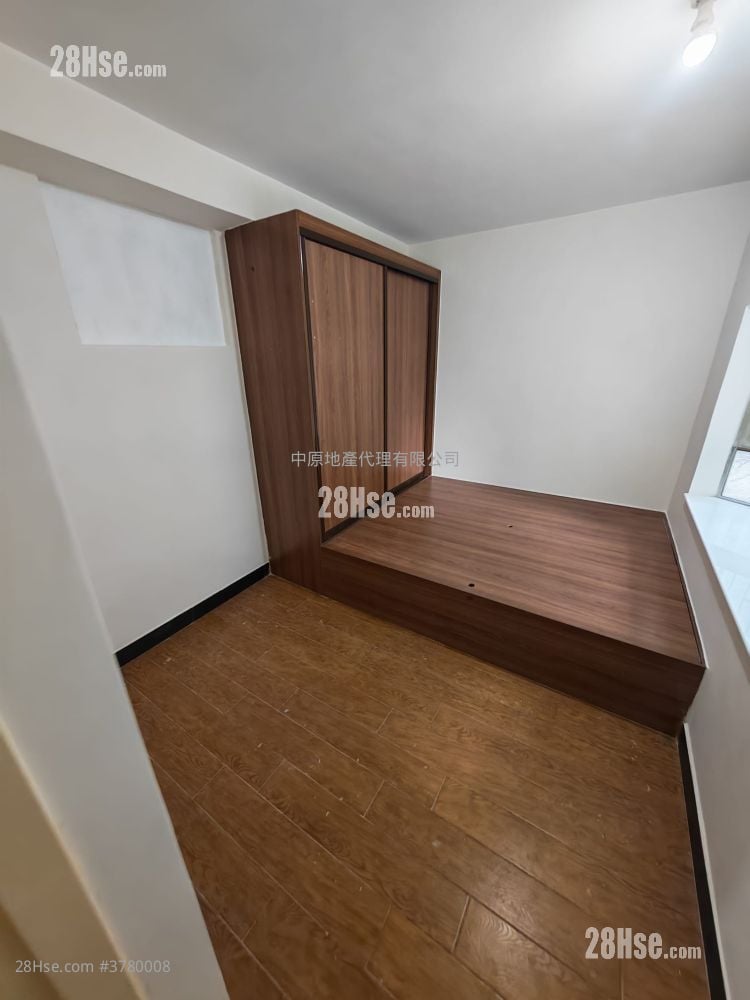 海滨花园 售盘 3 房 , 2 浴室 700 平方尺