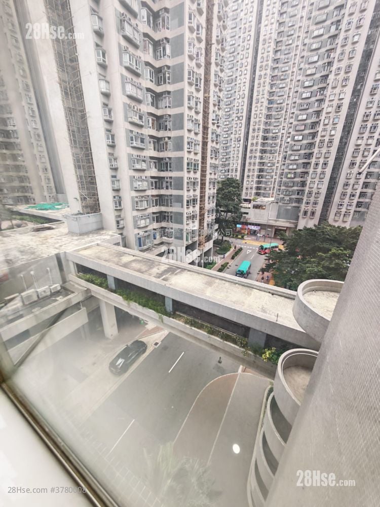 海滨花园 售盘 3 房 , 2 浴室 700 平方尺